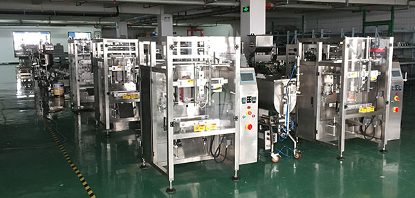 星格火鍋底料包裝機(jī)從技術(shù)著手,占領(lǐng)國內(nèi)市場(圖1) 星格火鍋底料包裝機(jī)從技術(shù)著手,占領(lǐng)國內(nèi)市場(圖1)