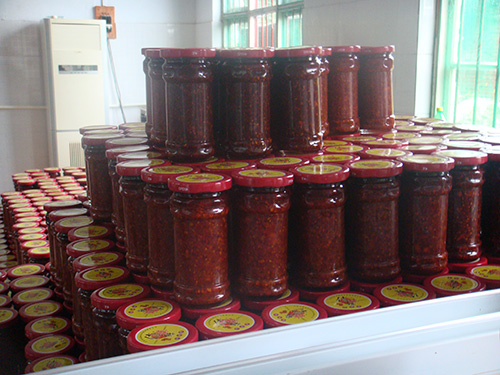 慶賀，星格辣椒醬灌裝機走進開封俏辣妹(圖2)