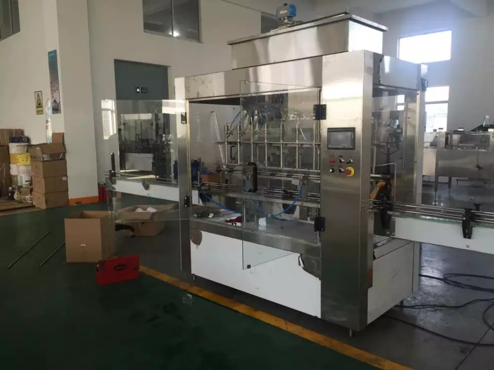 慶賀,星格全自動(dòng)灌裝生產(chǎn)線整裝待發(fā)(圖1)