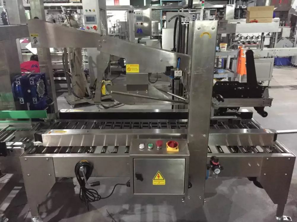 慶賀,星格全自動(dòng)灌裝生產(chǎn)線整裝待發(fā)(圖2)