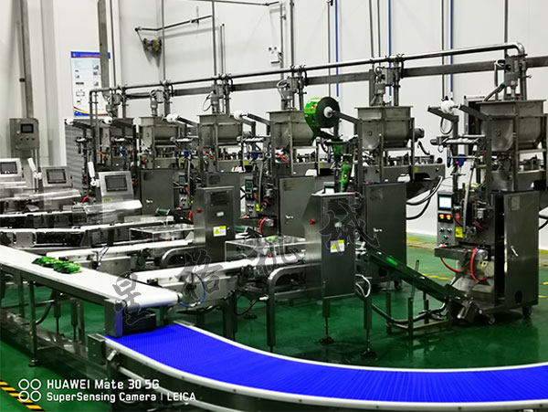 中央廚房醬料包裝機(jī)械規(guī)范化包裝更精美(圖1) 中央廚房醬料包裝機(jī)械規(guī)范化包裝更精美(圖1)