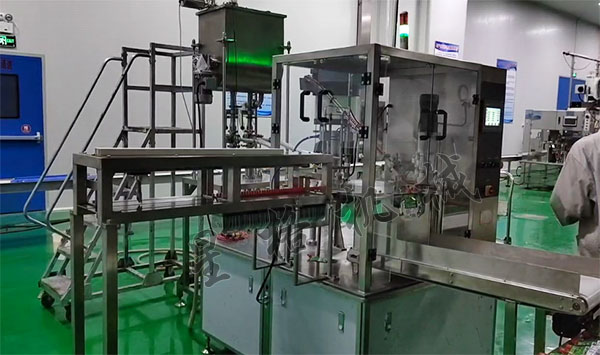 自吸嘴醬料灌裝旋蓋機(jī)可以包裝那些產(chǎn)品(圖1) 自吸嘴醬料灌裝旋蓋機(jī)可以包裝那些產(chǎn)品(圖1)