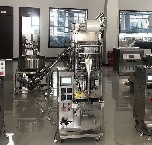 番茄醬自動包裝機如何使用以節(jié)約生產(chǎn)時間(圖1) 番茄醬自動包裝機如何使用以節(jié)約生產(chǎn)時間(圖1)