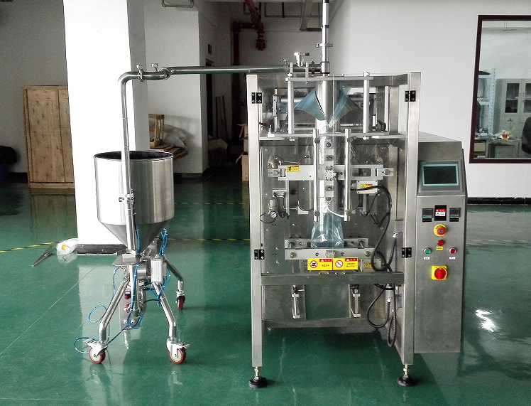 自動(dòng)化調(diào)味醬食品包裝機(jī)為企業(yè)生產(chǎn)提升高效益(圖1) 自動(dòng)化調(diào)味醬食品包裝機(jī)為企業(yè)生產(chǎn)提升高效益(圖1)