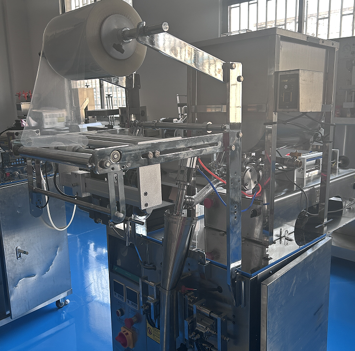 沙拉壽司醬包裝機(jī)給了市場商品更好的價(jià)值(圖2) 沙拉壽司醬包裝機(jī)給了市場商品更好的價(jià)值(圖2)