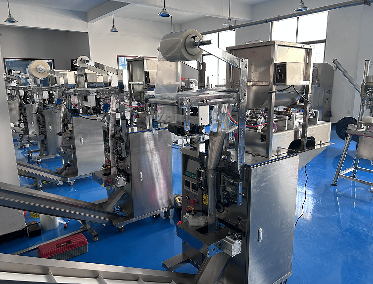 鹵肉調(diào)味醬料自動包裝機(jī)在市場上面大方異彩(圖1) 鹵肉調(diào)味醬料自動包裝機(jī)在市場上面大方異彩(圖1)